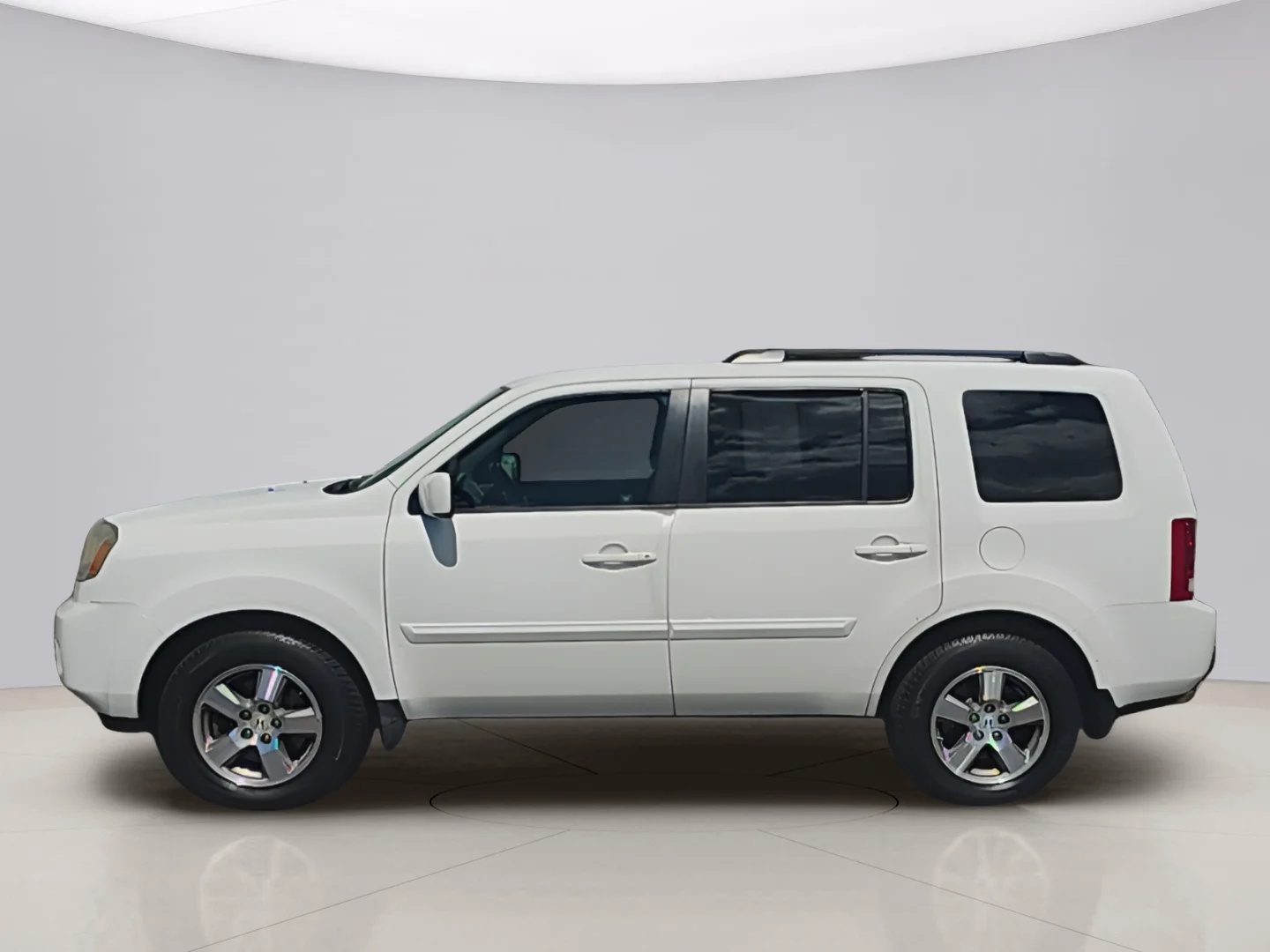 Used 2010 White Honda EX-L 4WD image 2