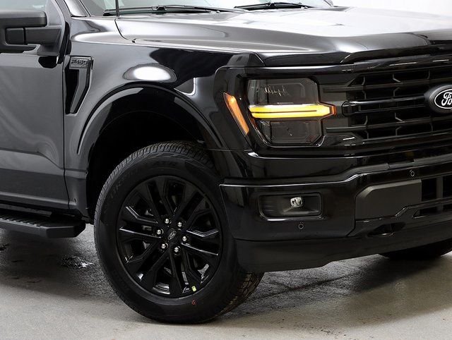 New 2026 Agate Black Metallic Ford XLT image 3
