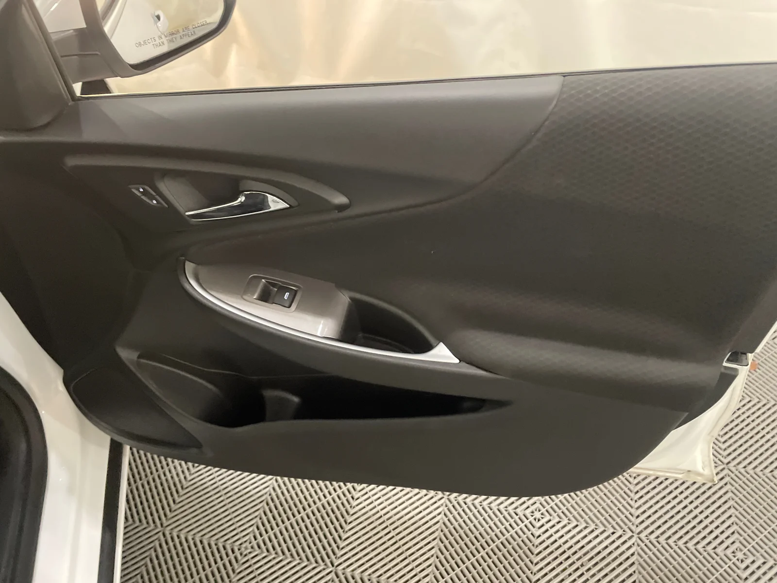 Used 2024 Summit White Chevrolet LT image 25