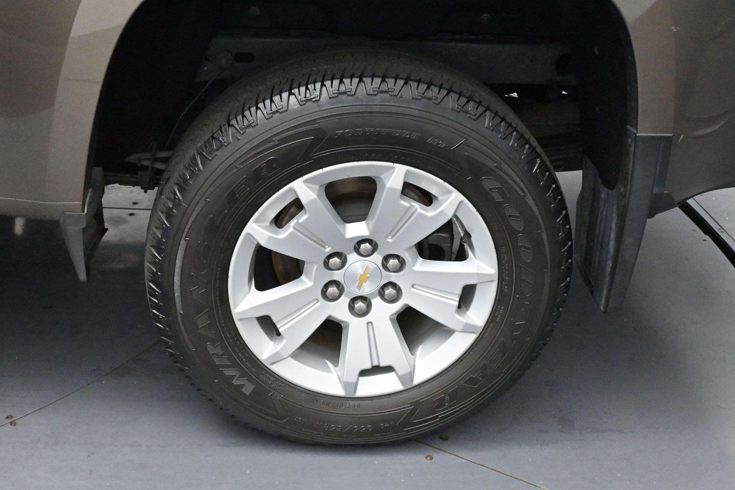 Used 2015 Brownstone Metallic Chevrolet 4WD LT image 40