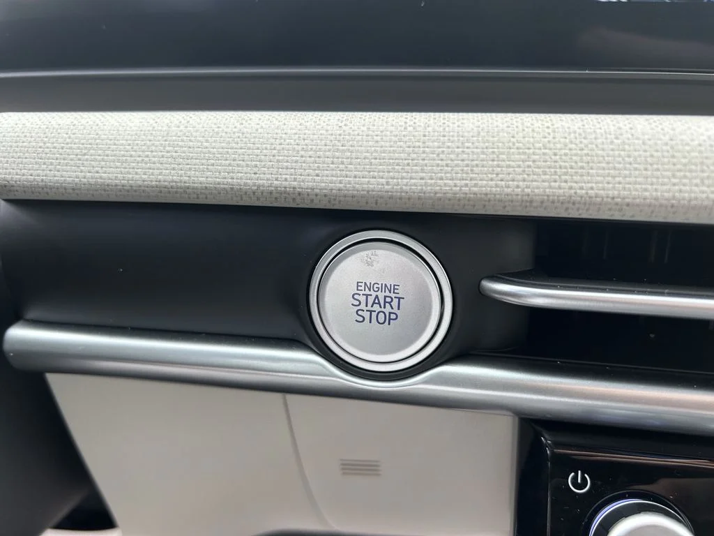 Used 2025 Blue Hyundai SEL Convenience image 35