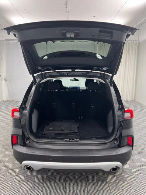 Used 2023 Black Ford Active image 18