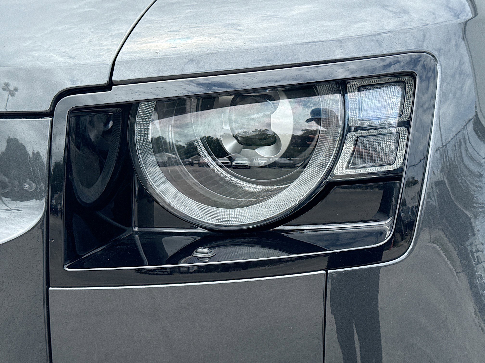 Used 2023 Carpathian Gray Premium Metallic Land Rover Carpathian Edition image 9