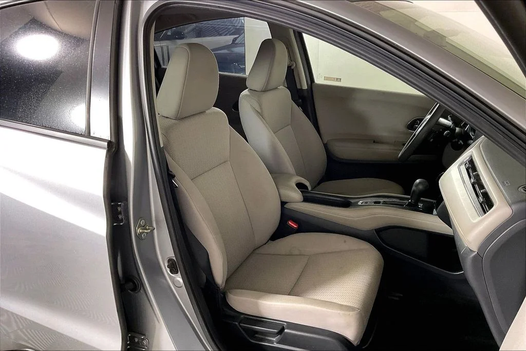 Used 2018  Honda EX image 6