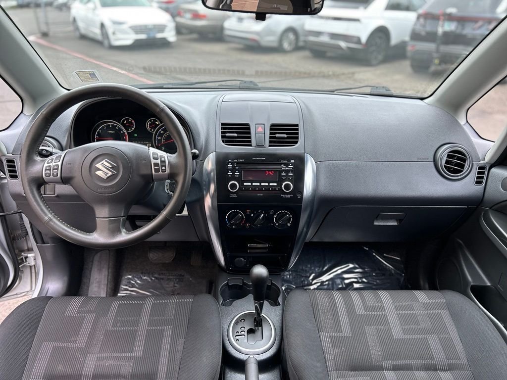 Used 2011 Silver Suzuki Premium image 27