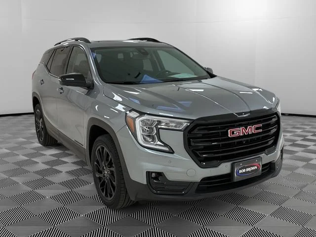 Certified Used 2024 Sterling Metallic GMC SLT image 7