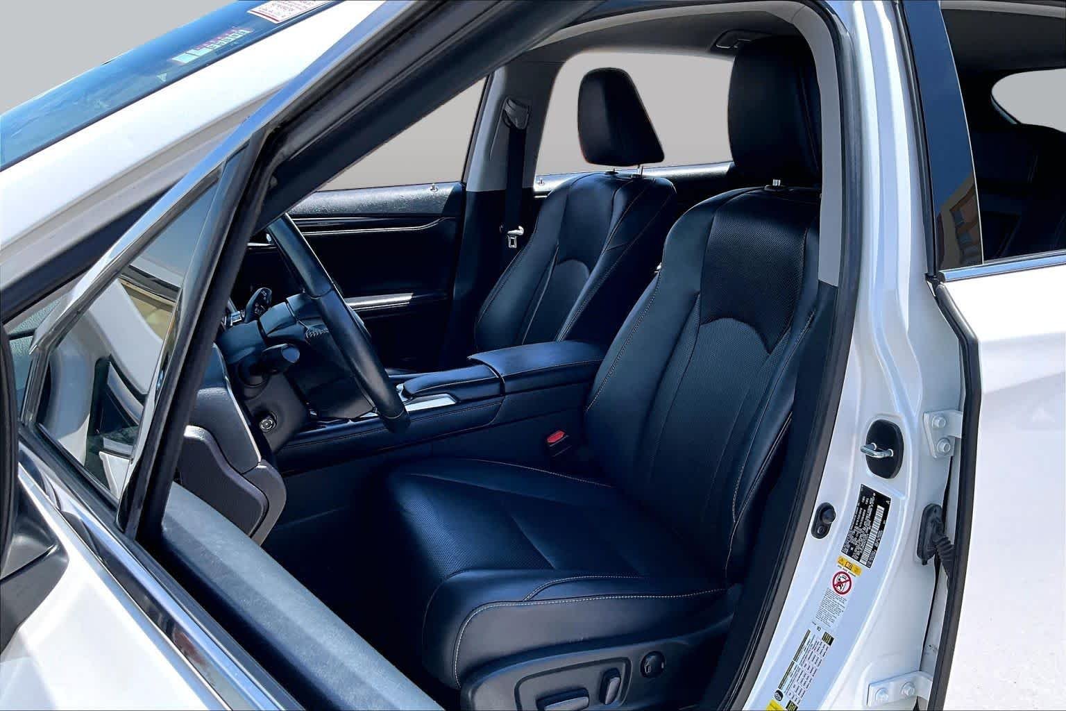 Used 2019 Eminent White Pearl Lexus  image 7