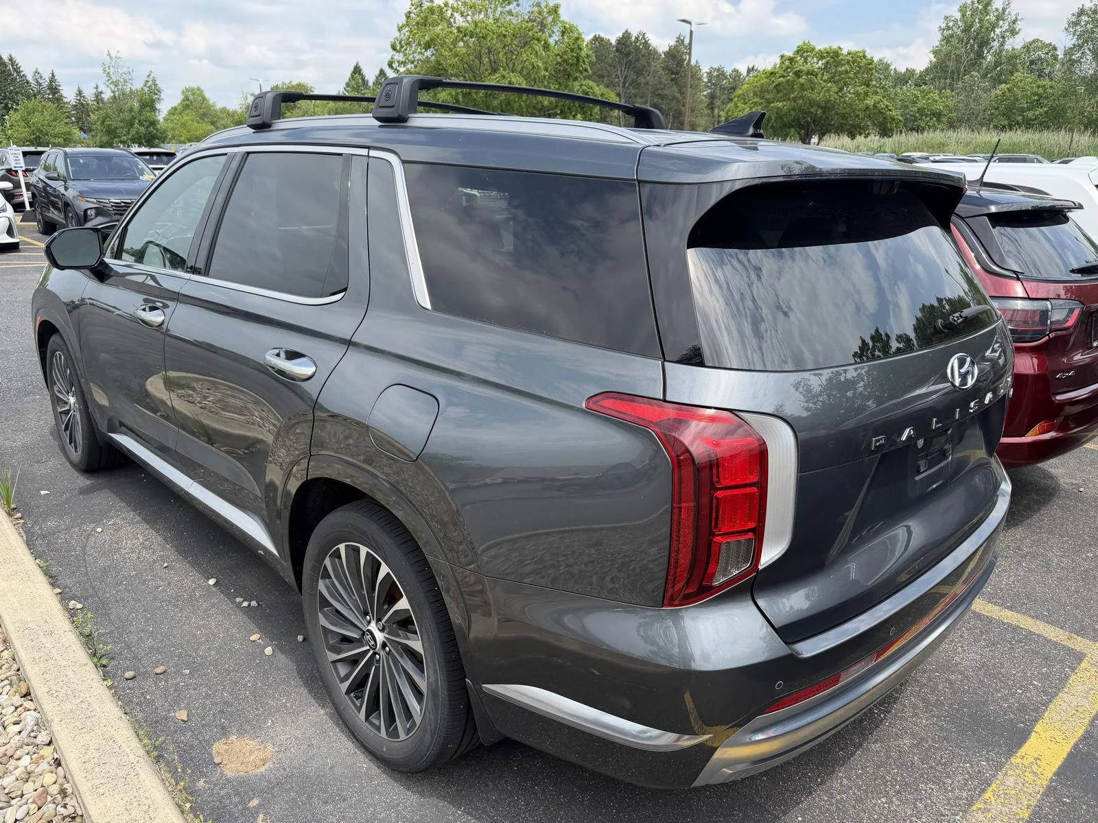 Used 2023 Steel Graphite Hyundai Calligraphy image 4