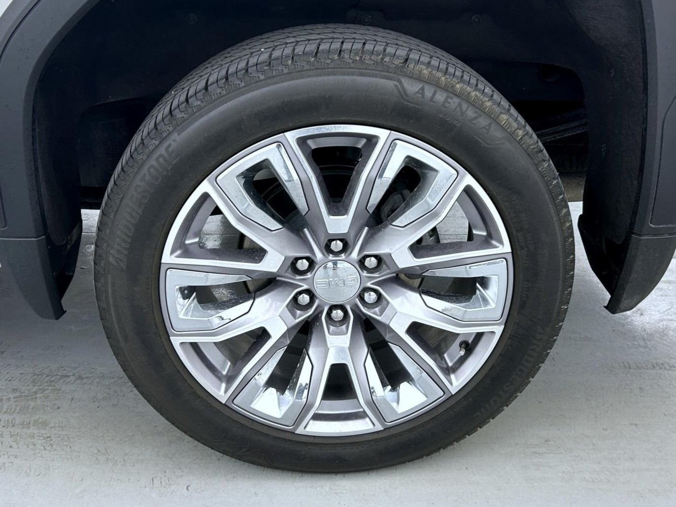 Used 2024 White GMC Denali image 24