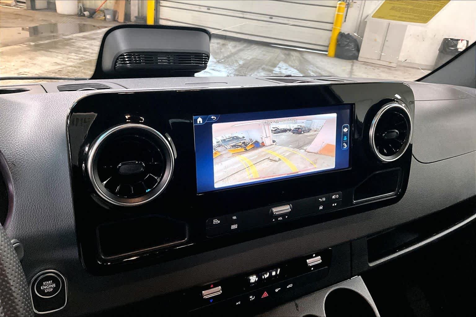 Used 2025 Arctic White Mercedes-Benz  image 28