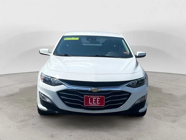 Used 2024 Summit White Chevrolet LT image 8