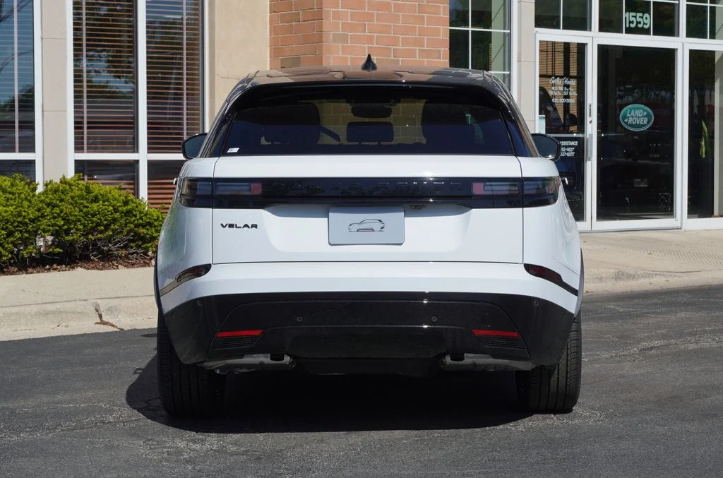 Certified Used 2026 White Land Rover Dynamic SE image 5