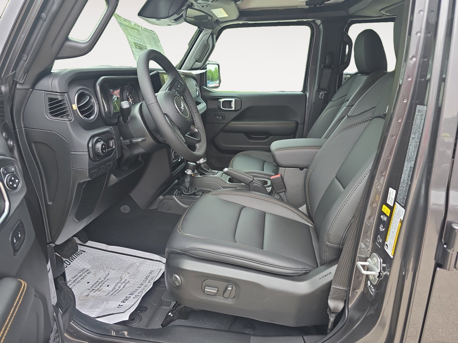 New 2026 Granite Crystal Metallic Clearcoat Jeep Texas Trail image 21