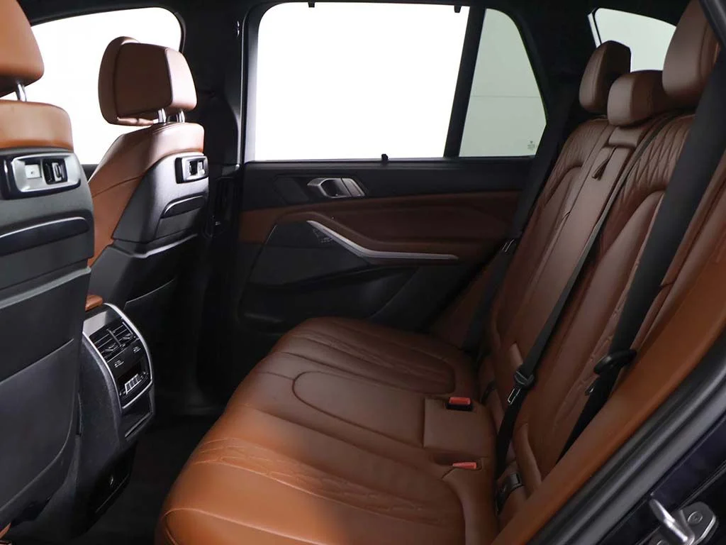 Used 2022 Black BMW M50i image 34