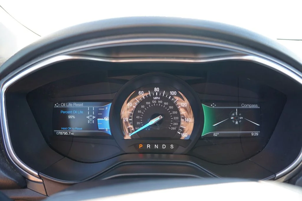 Used 2020 Blue Ford SE image 30