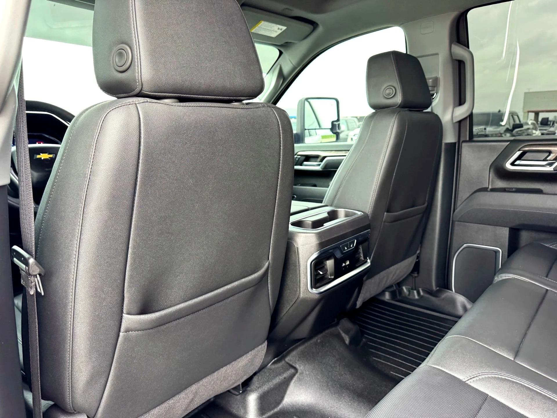Used 2025 Summit White Chevrolet LTZ image 21