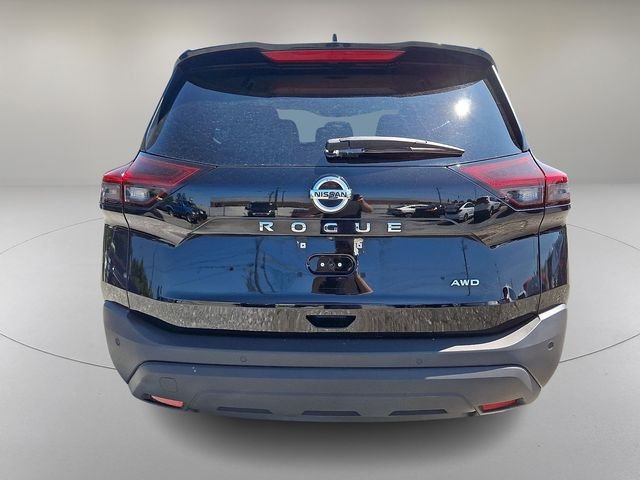 Used 2021 Black Nissan S image 9
