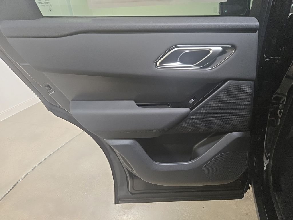 New 2026 Santorini Black LAND ROVER S image 25