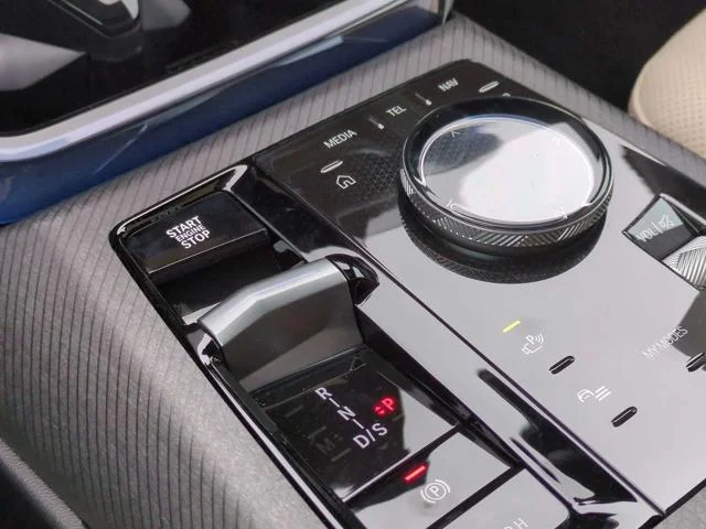 New 2026 Dune Grey Metallic BMW 30 xDrive image 32