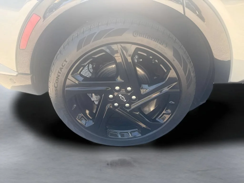 Used 2024 Sterling Gray Metallic Chevrolet RS image 34