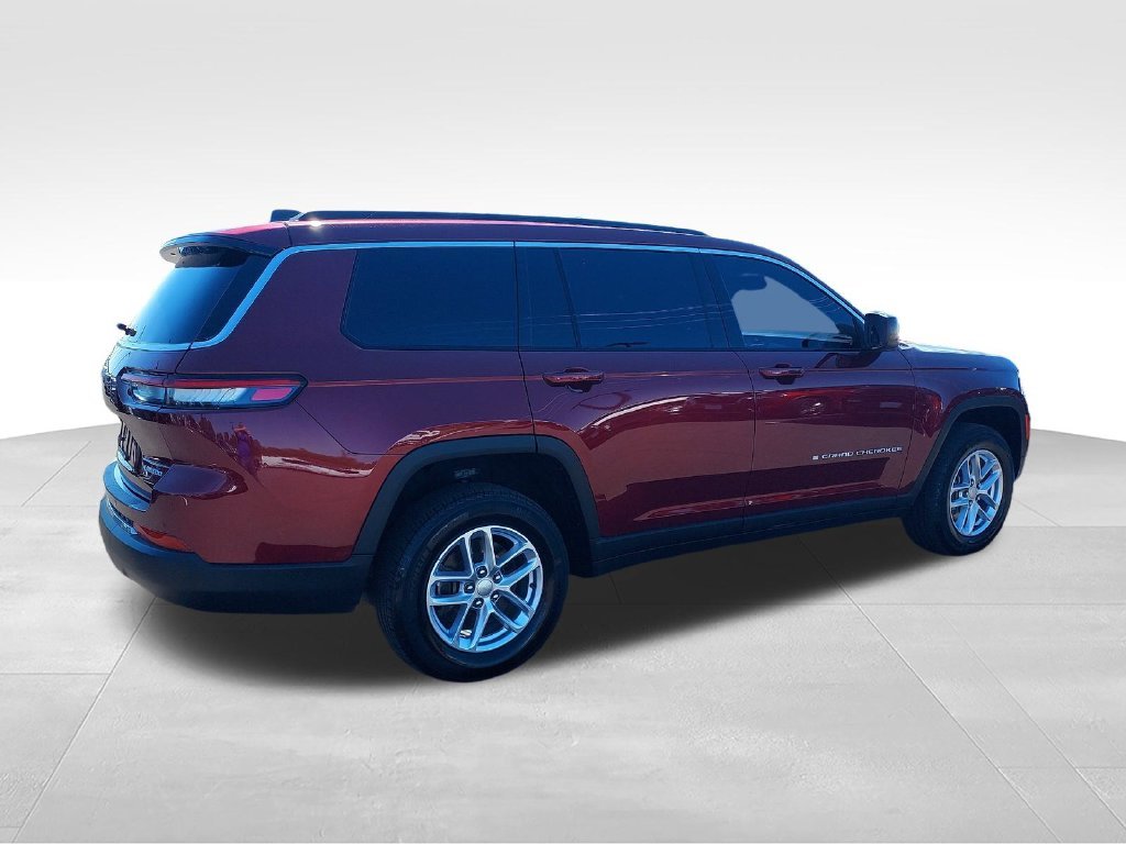 Used 2024 Red Jeep Laredo image 5