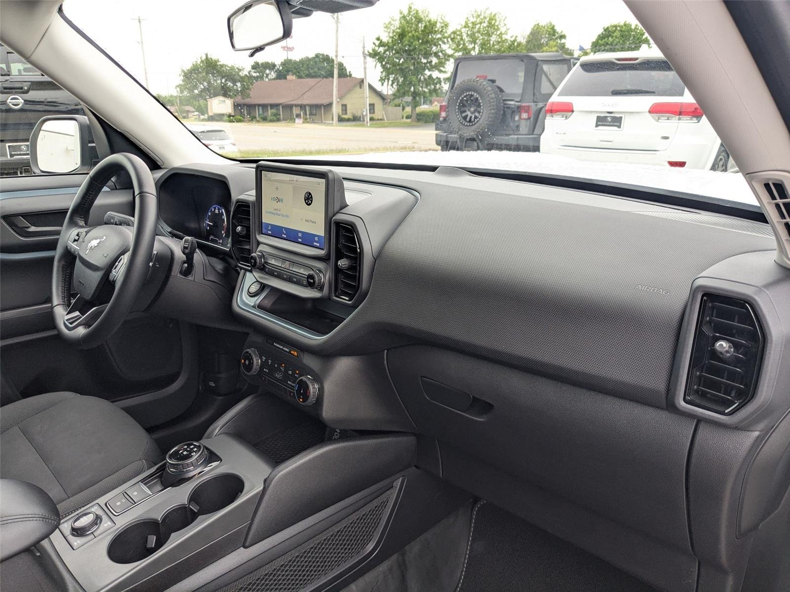Used 2023 Oxford White Ford Badlands image 34