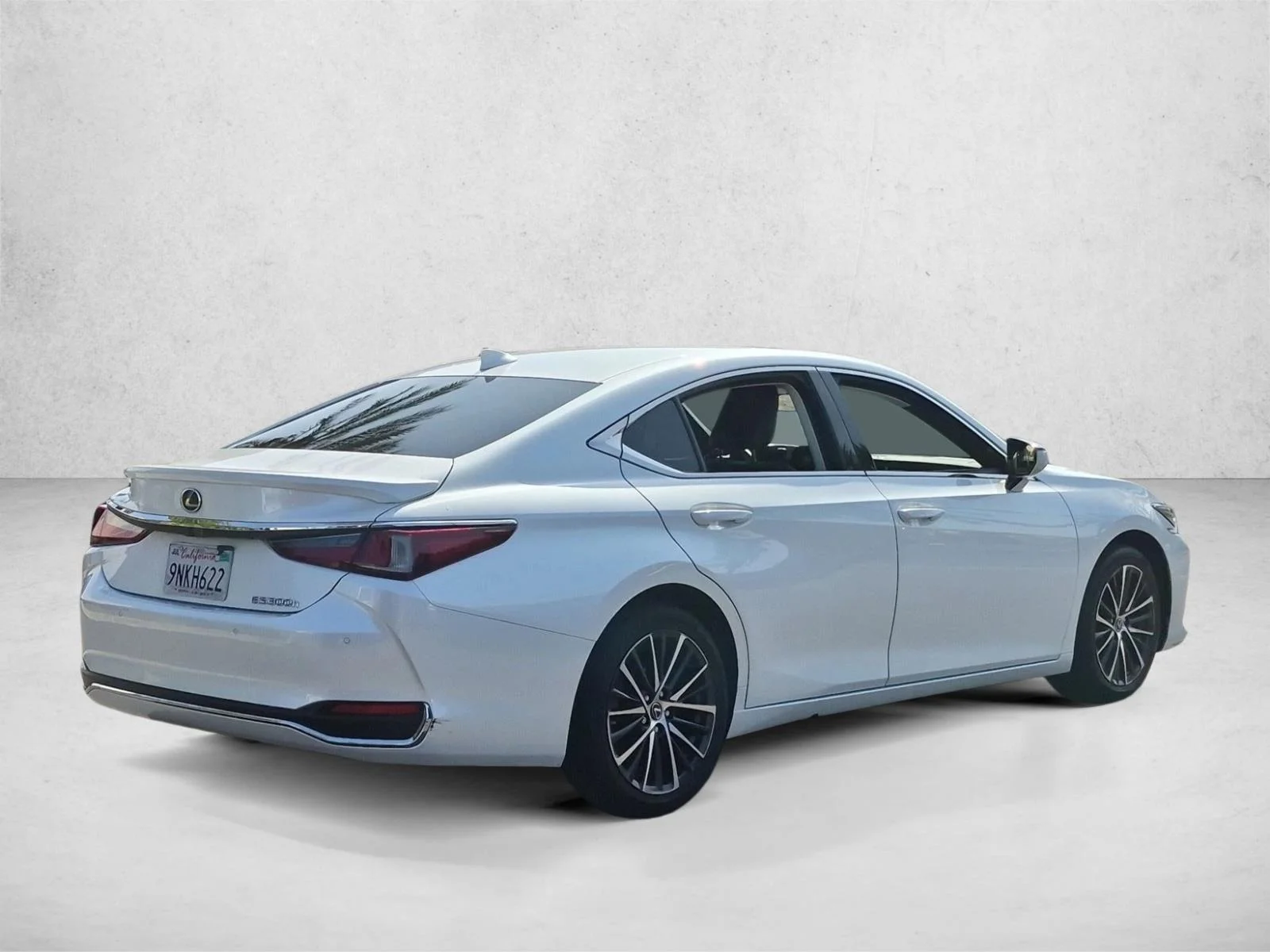 Used 2024 Eminent White Pearl Lexus ES 300h image 6