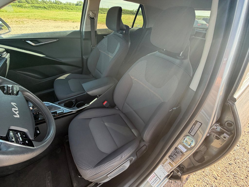 Used 2025 Steel Gray Kia LX image 17