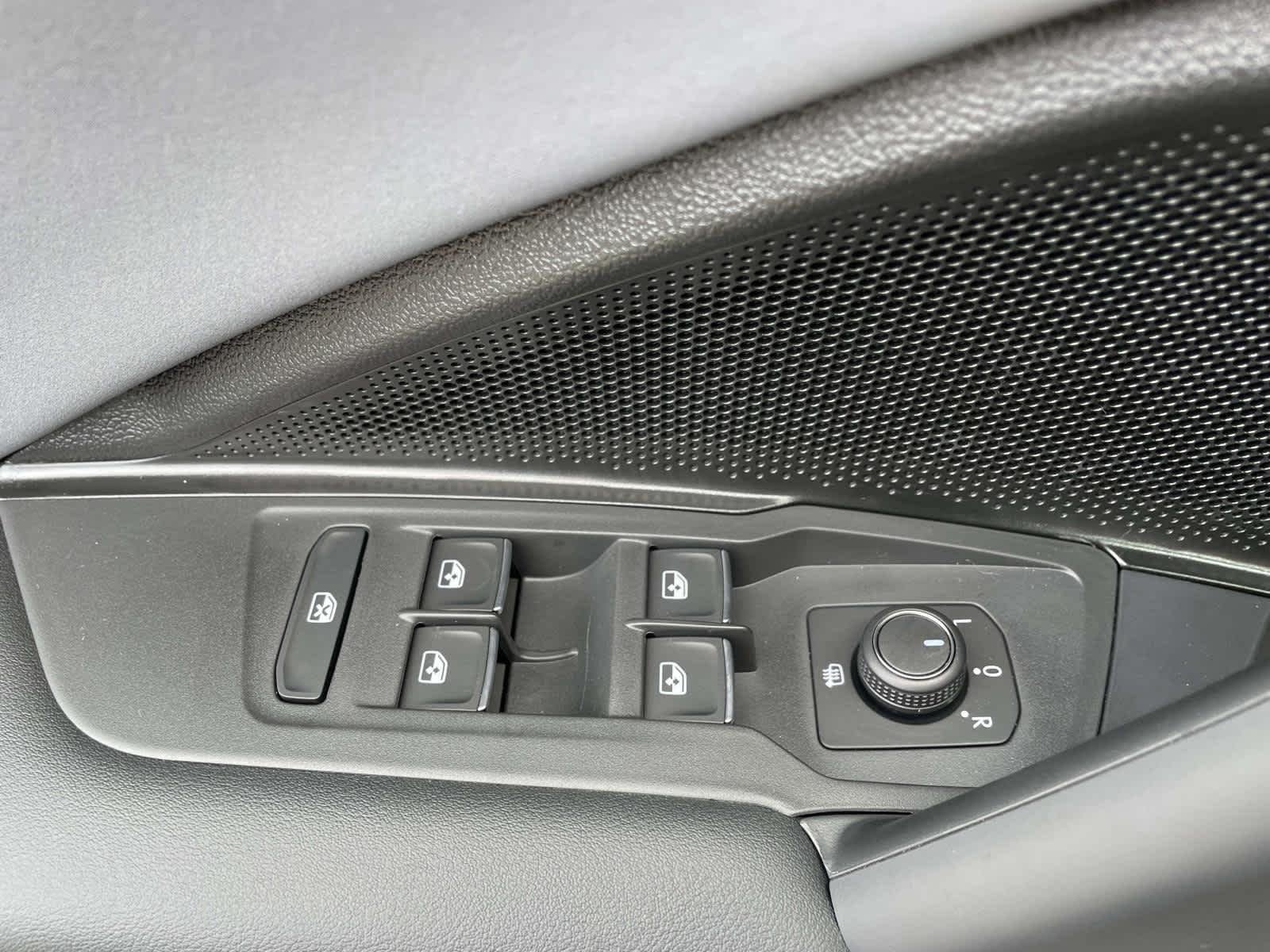New 2026 2R2R/ Volkswagen SE image 30