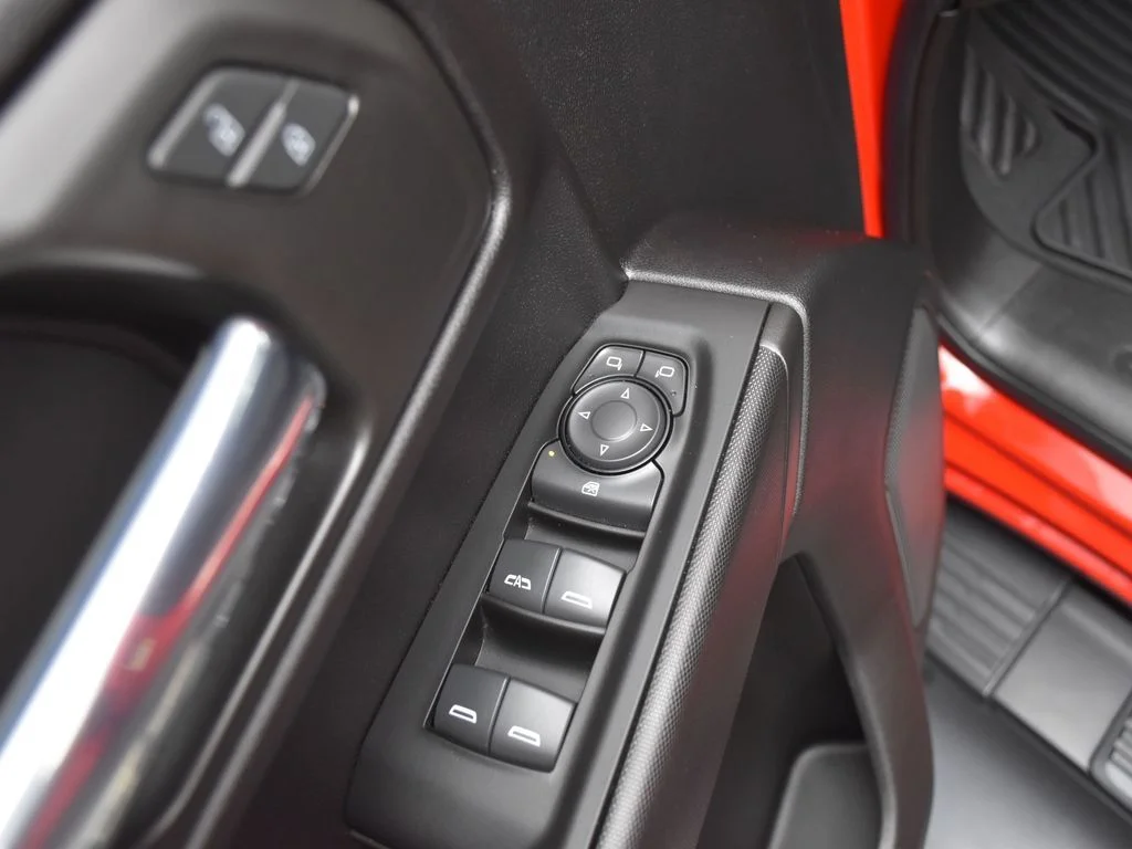 Used 2022 Red Chevrolet Custom image 21