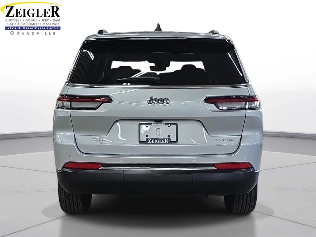 Used 2023 Silver Jeep Limited image 6