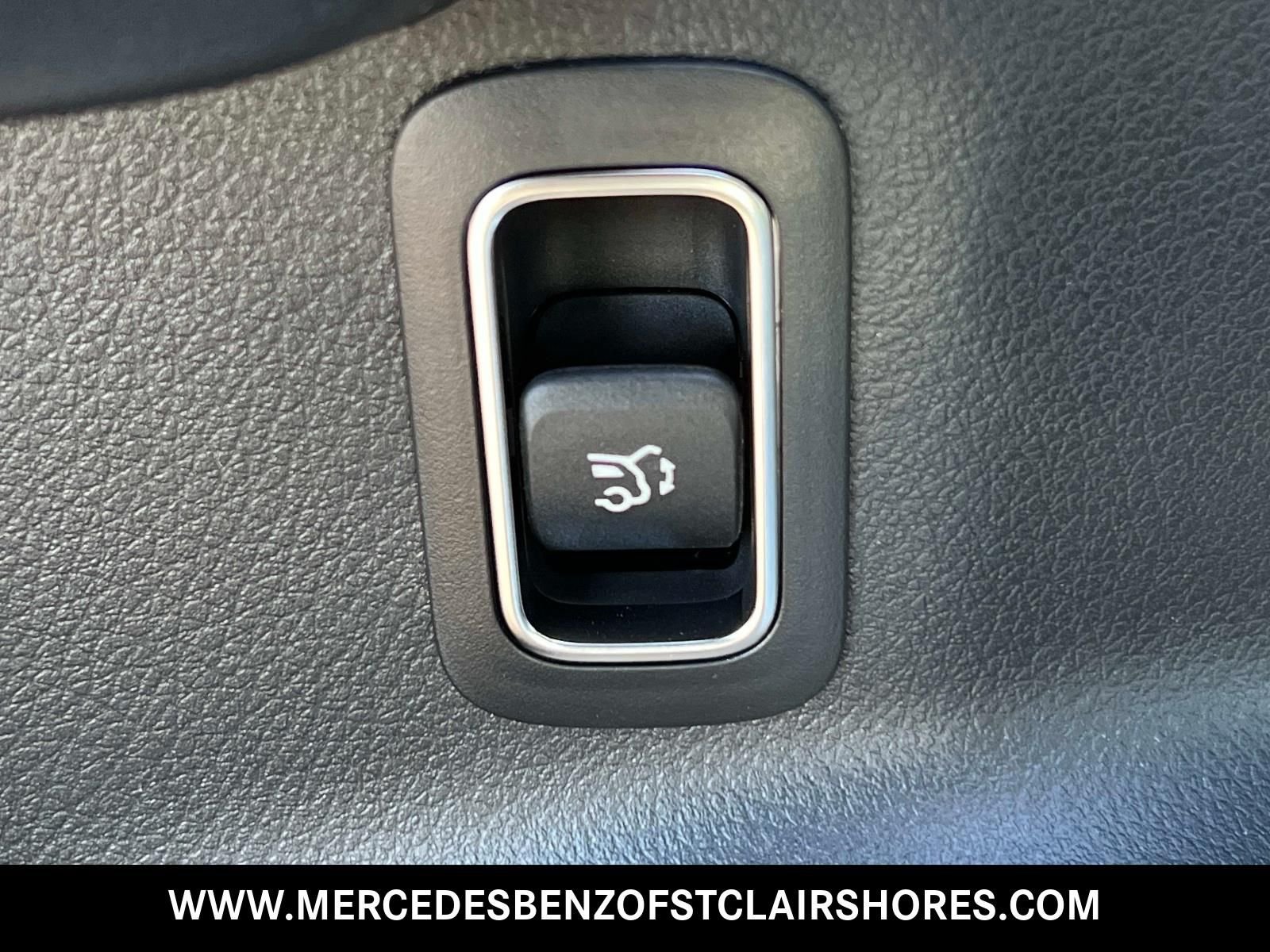New 2026 Cirrus Silver Metallic Mercedes-Benz GLB 250 image 20
