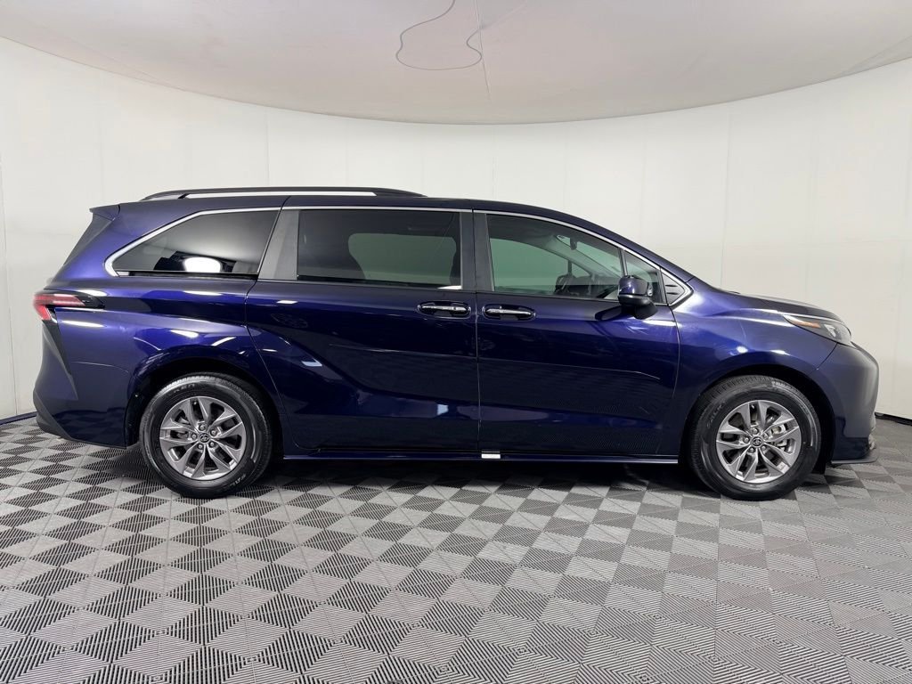 Certified Used 2025  Toyota XLE image 4