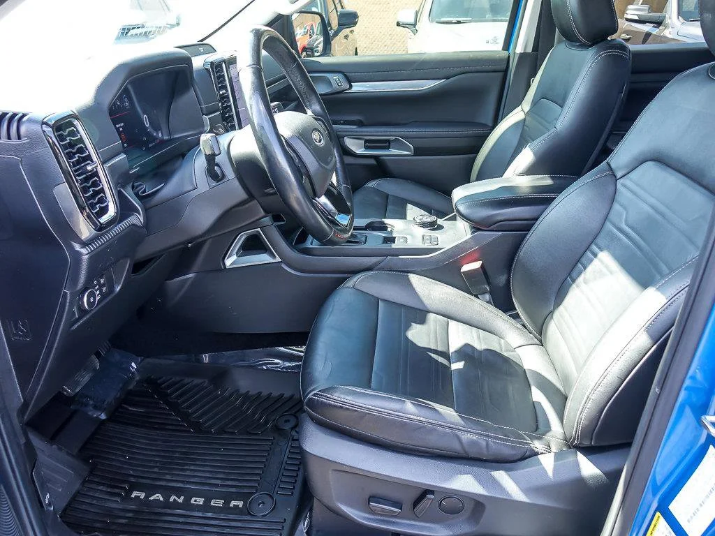 Used 2024 Blue Metallic Ford LARIAT image 12