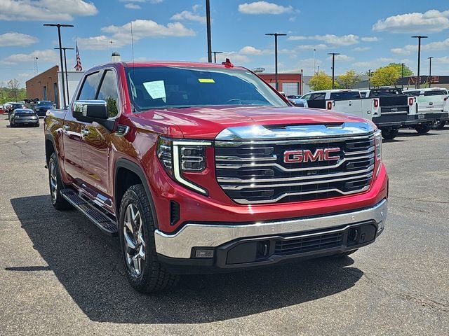 Used 2024 Volcanic Red Tintcoat GMC SLT image 10