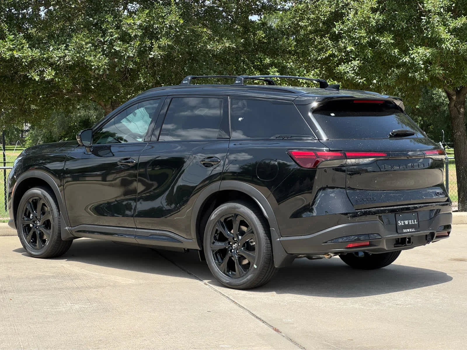 New 2027 MINERAL BLACK INFINITI Autograph AWD image 4