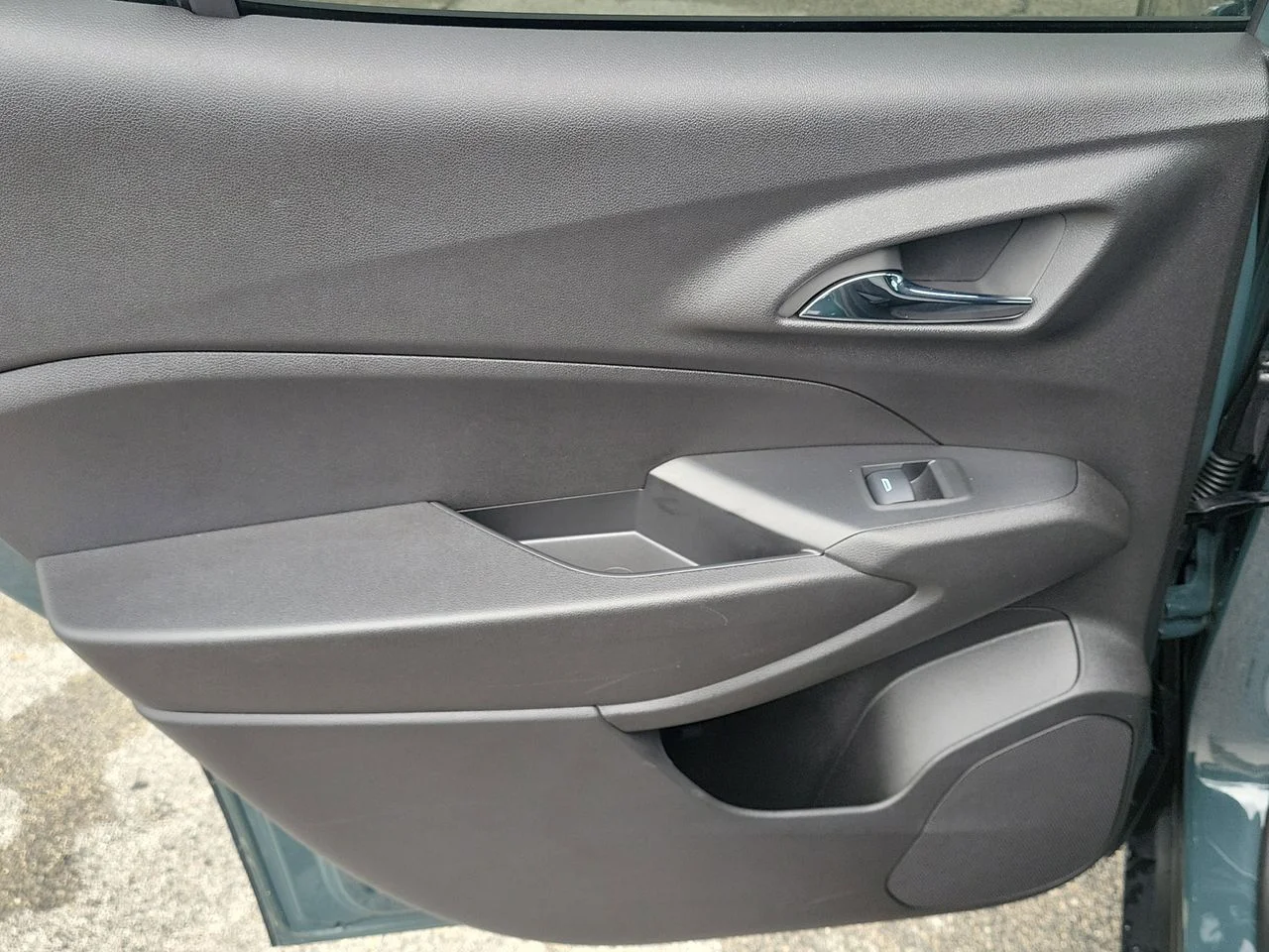 Used 2025 Gray Chevrolet LS image 10