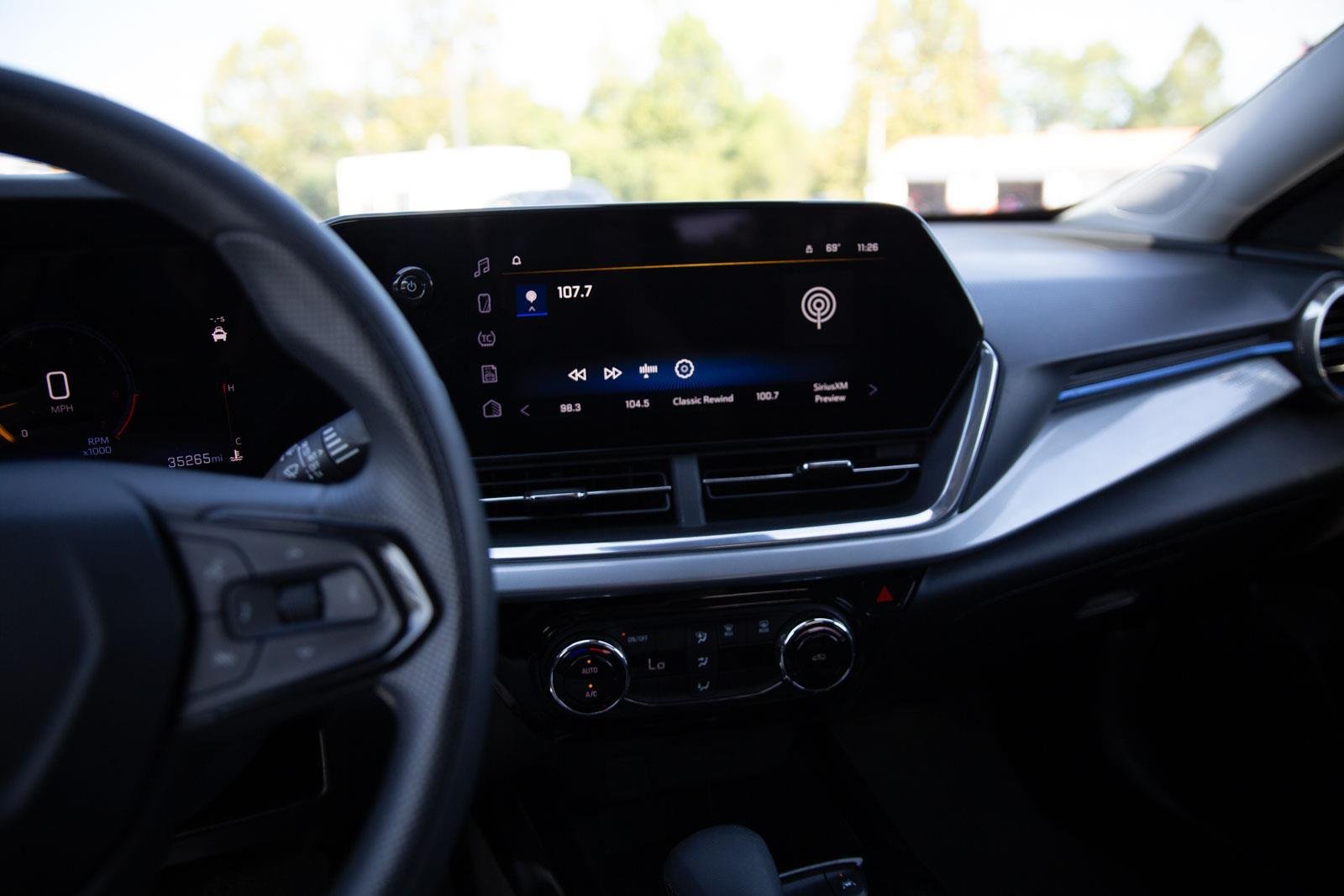 2024 Chevrolet Trax LT - Photo 13