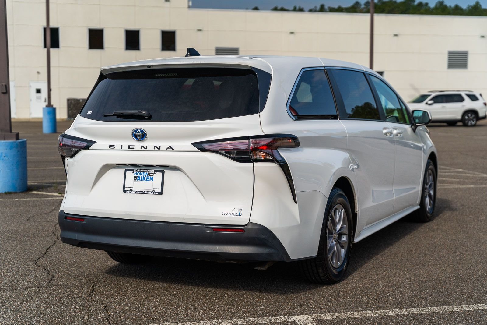 2024 Toyota Sienna LE - Photo 7