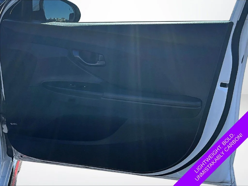 Used 2022 White Hyundai Base image 22