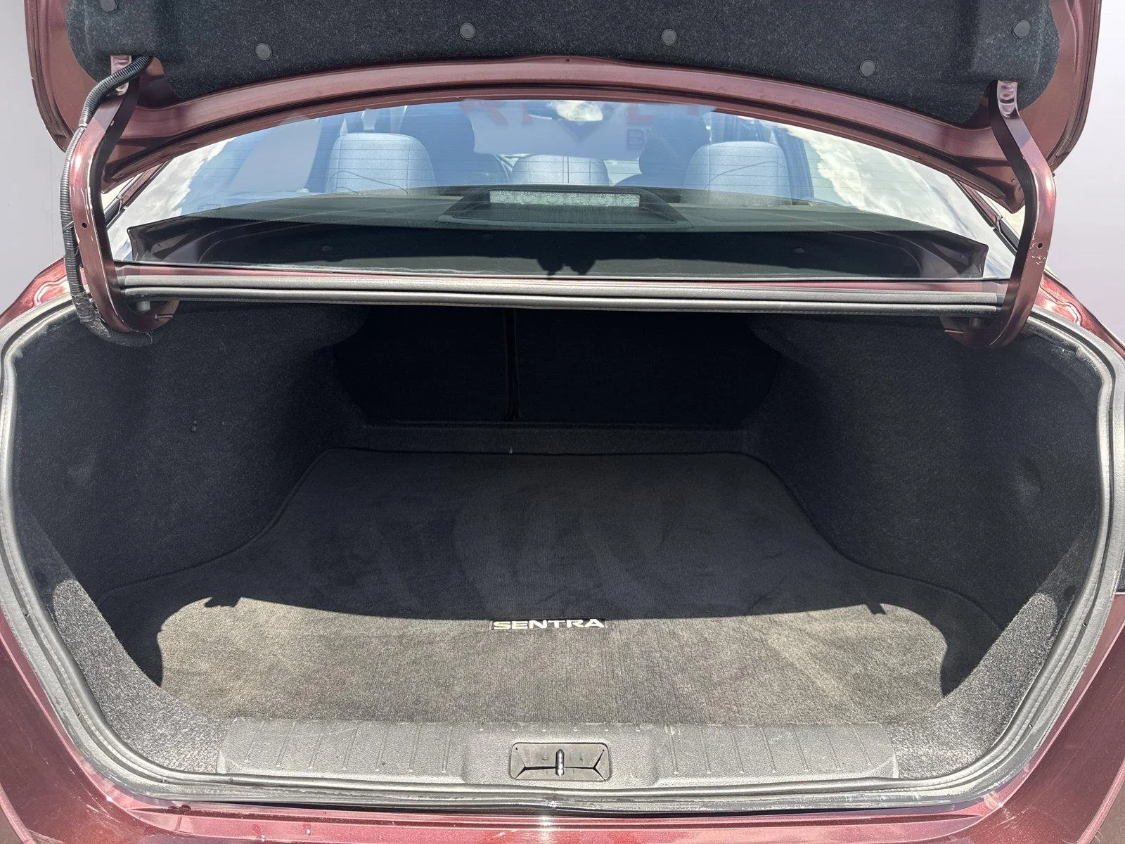 Used 2022 Rosewood Metallic Nissan SV image 16