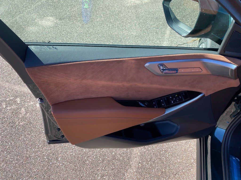 New 2027 Vancouver Green Metallic BMW 40 xDrive image 18