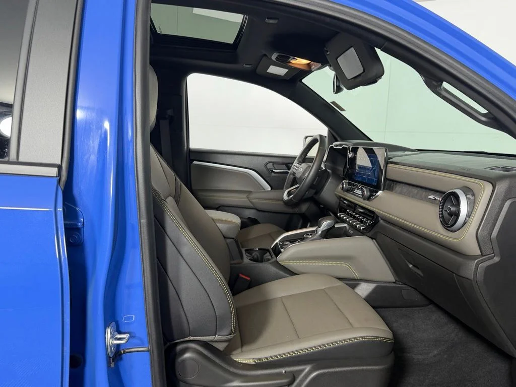 Certified Used 2025 Blue Chevrolet ZR2 image 33