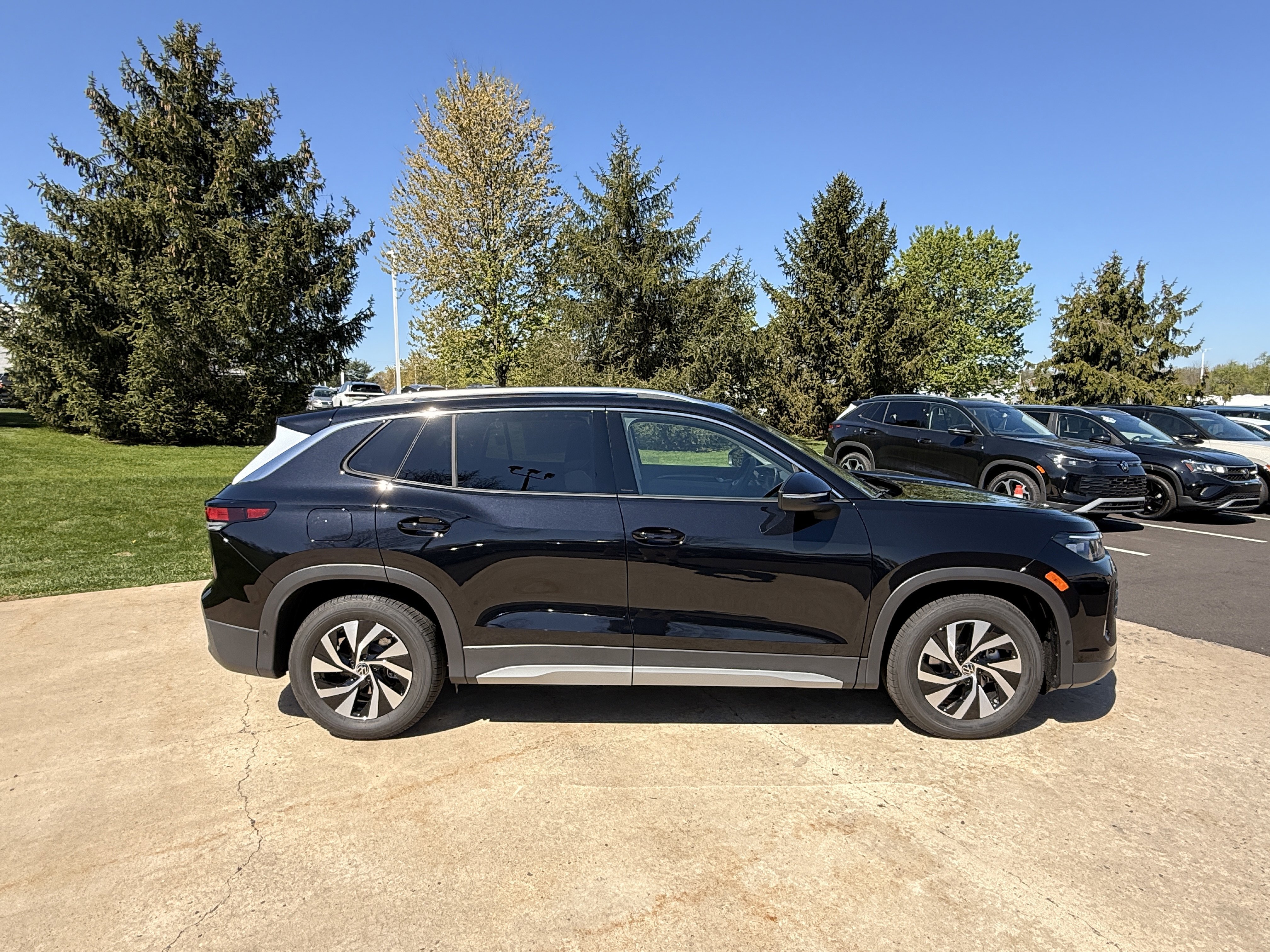 New 2026 Deep Black Pearl Volkswagen S image 16