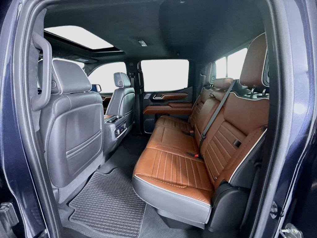 Used 2022 Silver GMC Denali Ultimate image 21