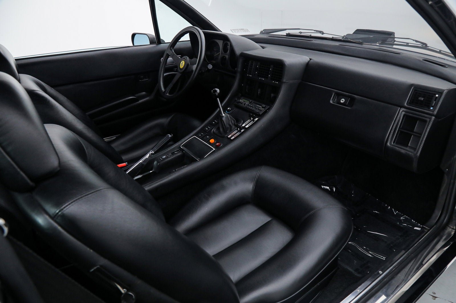 Used 1983 Nero Ferrari  image 22