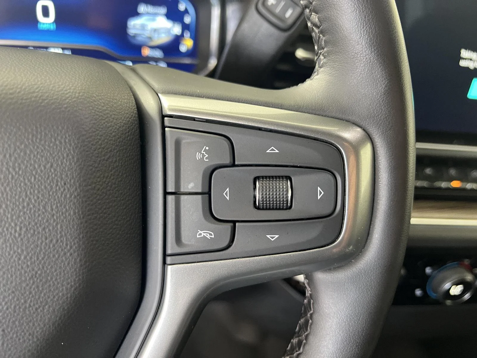 Used 2023 Summit White Chevrolet RST image 11