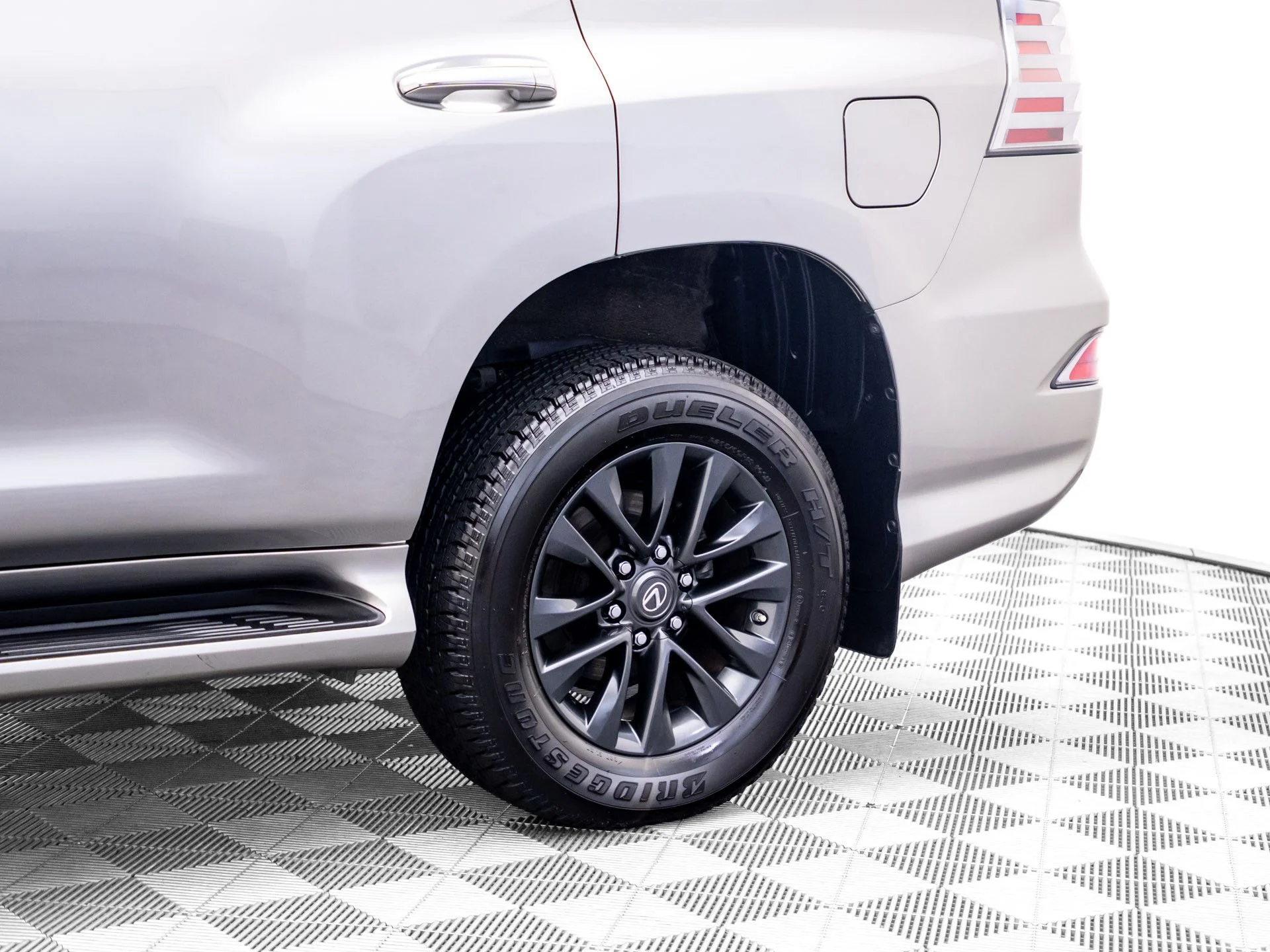 Used 2023 Silver Lexus 460 image 35