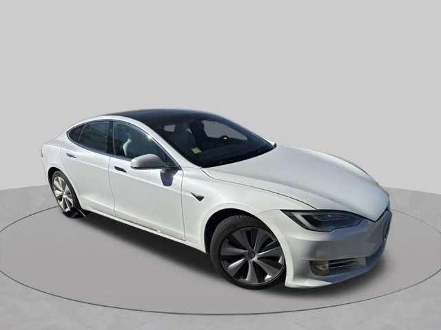 Used 2020  Tesla Long Range Plus image 4