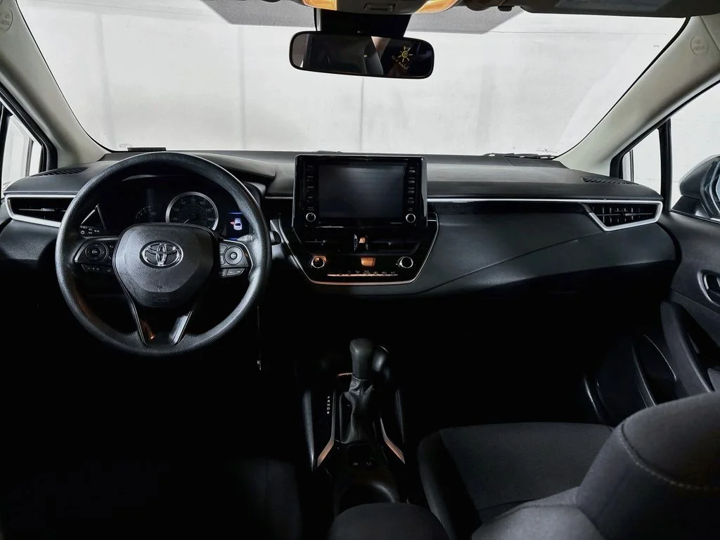 Used 2022 White Toyota LE image 12